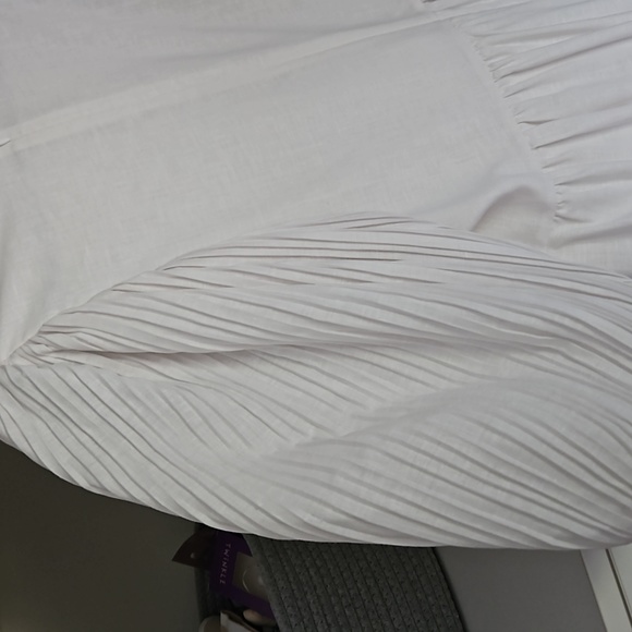 Brand new sea ny dress size m white knee length puff sleeve - Picture 3 of 3